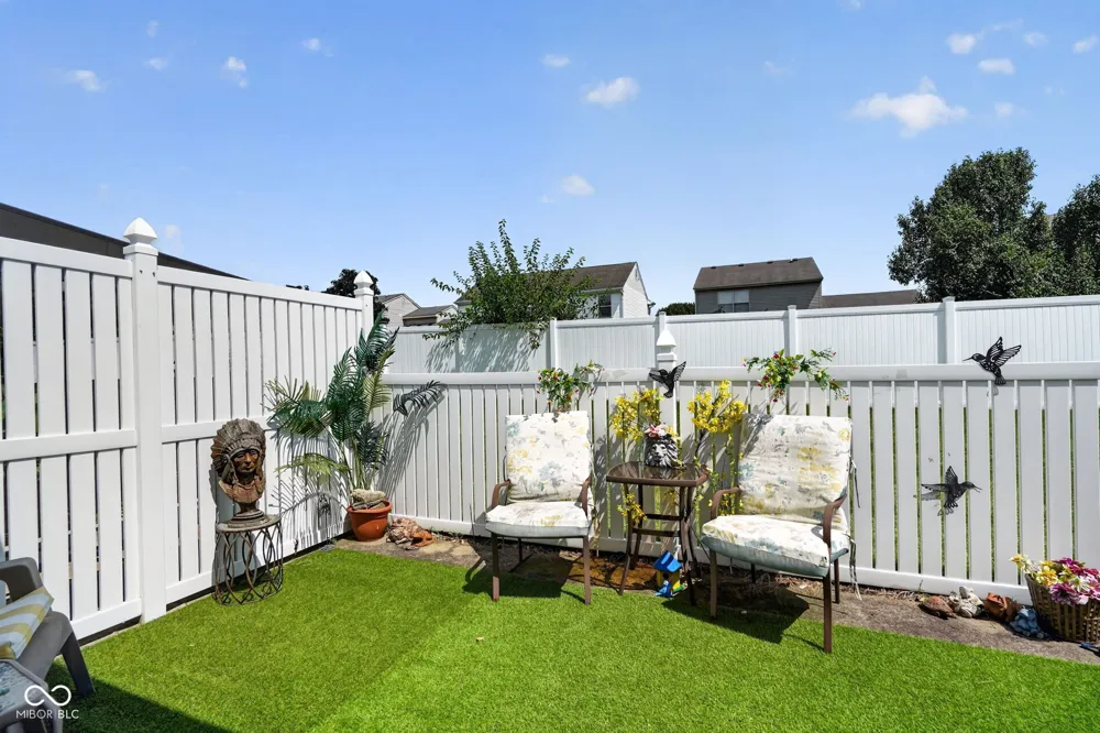 6214 Robinwood Lane Indianapolis, IN 46237