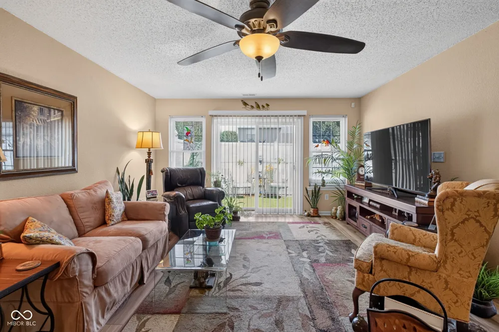 6214 Robinwood Lane Indianapolis, IN 46237