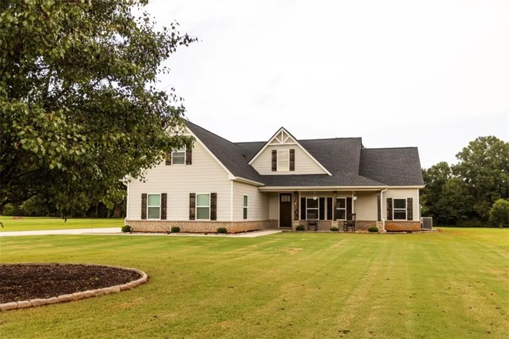301 Savannah Drive Mansfield, GA 30055