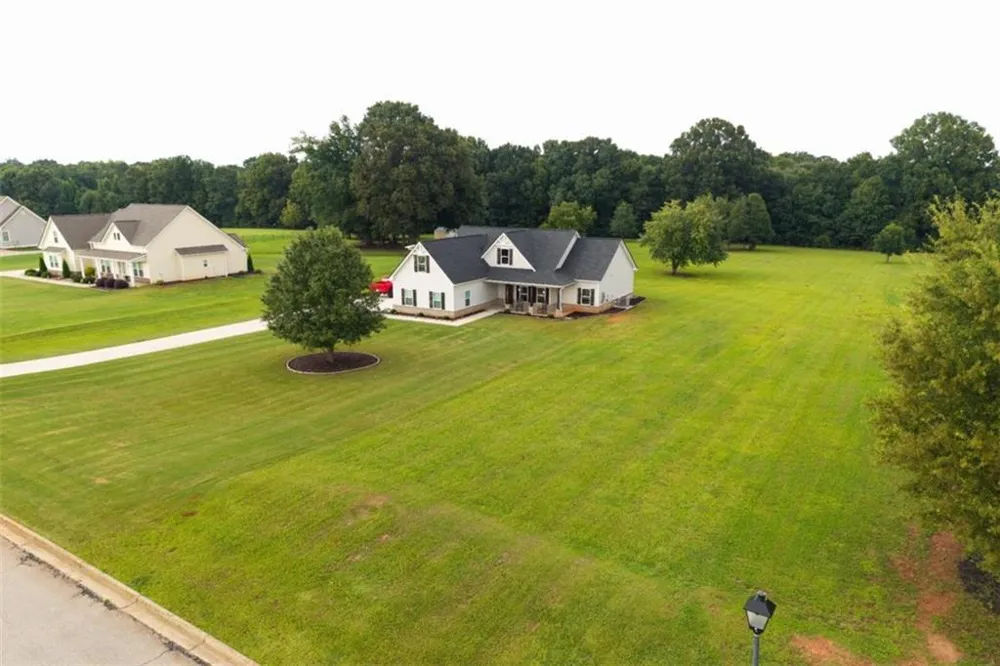 301 Savannah Drive Mansfield, GA 30055