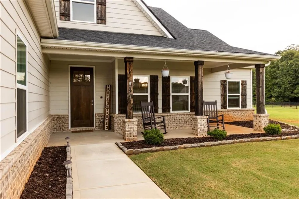 301 Savannah Drive Mansfield, GA 30055