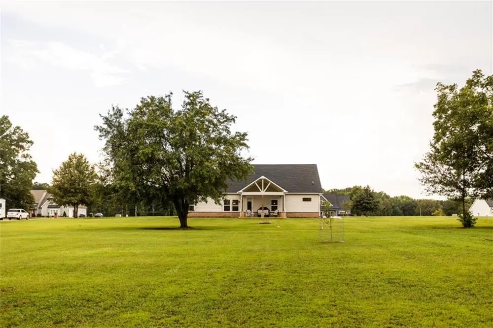 301 Savannah Drive Mansfield, GA 30055