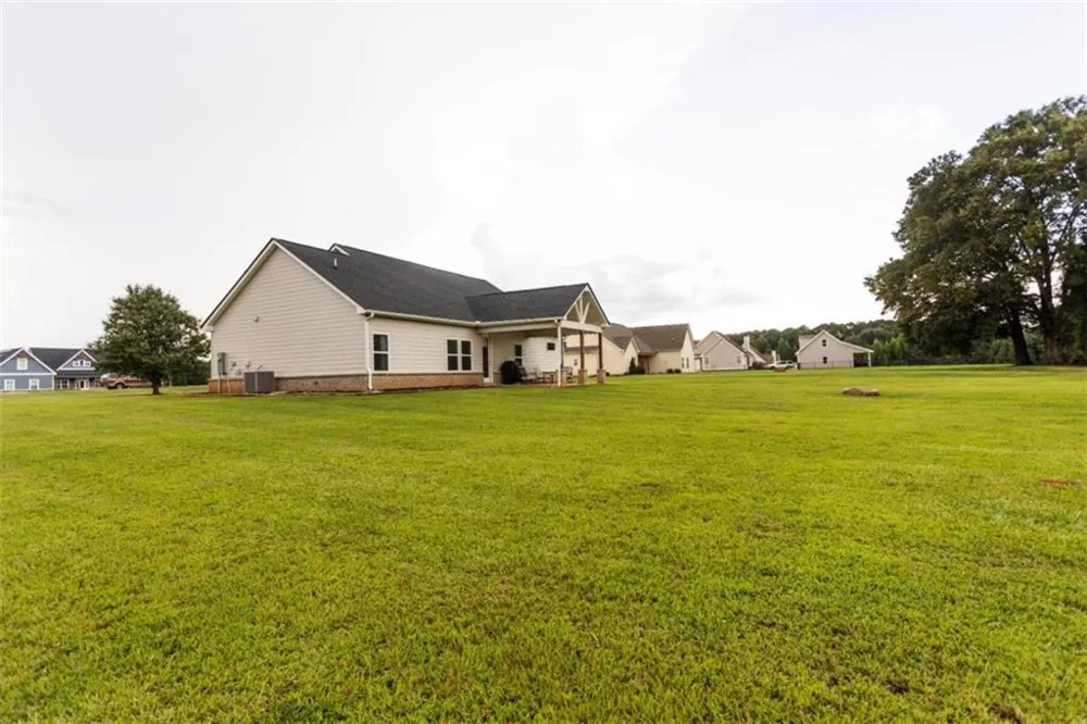 301 Savannah Drive Mansfield, GA 30055