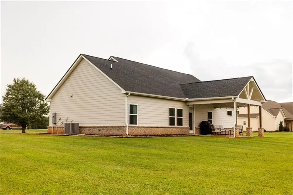 301 Savannah Drive Mansfield, GA 30055