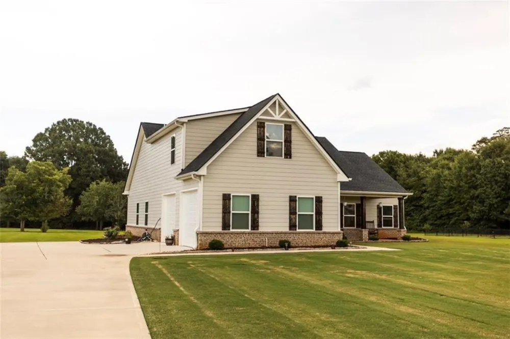 301 Savannah Drive Mansfield, GA 30055