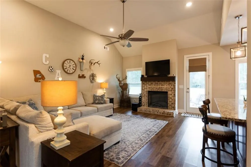 301 Savannah Drive Mansfield, GA 30055