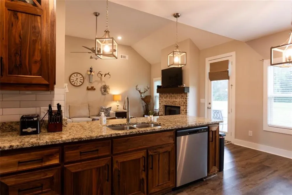301 Savannah Drive Mansfield, GA 30055