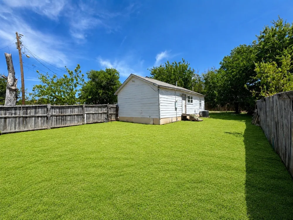 804 E Hook Street Stephenville, TX 76401