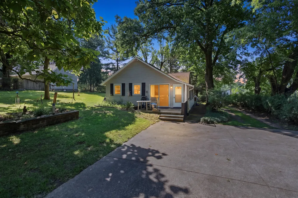 2991 W Marquette Woods Road Stevensville, MI 49127