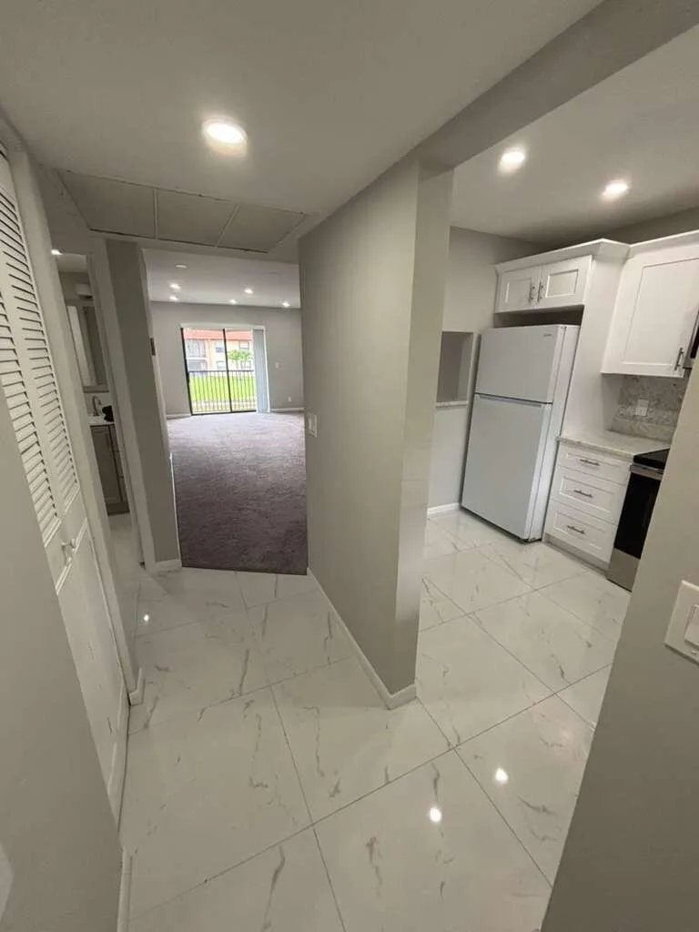 21913 Lake Forest Circle #201 Boca Raton, FL 33433
