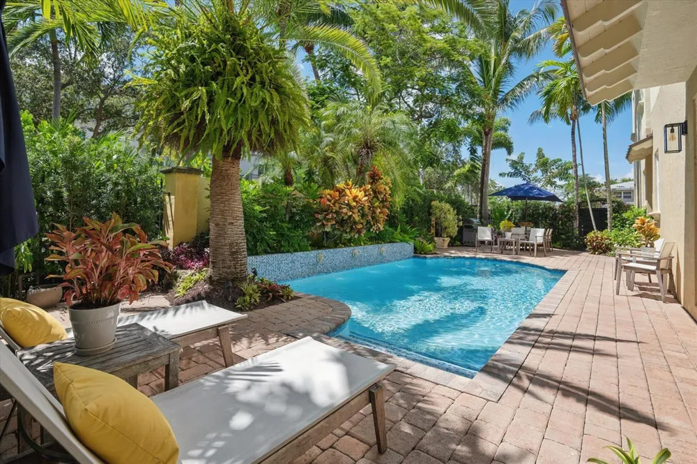 608 NE 11th Avenue Fort Lauderdale, FL 33304