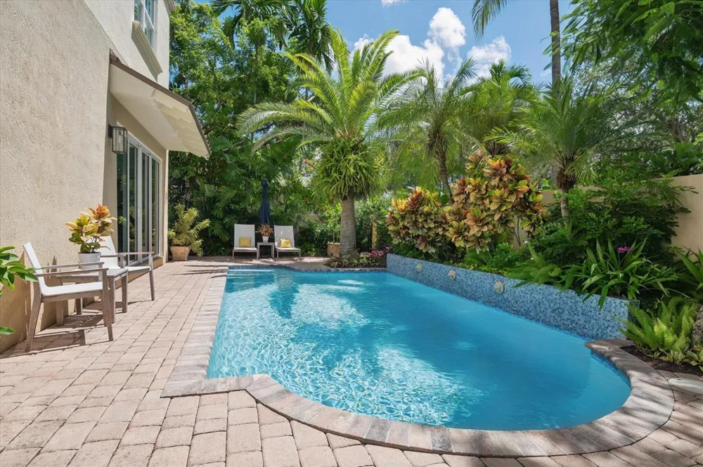 608 NE 11th Avenue Fort Lauderdale, FL 33304