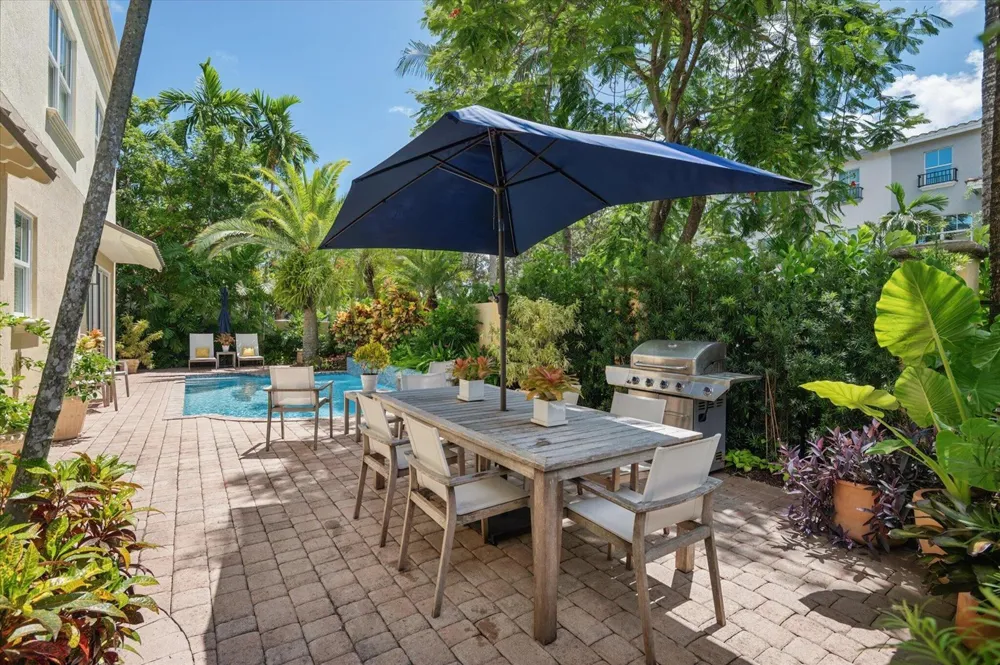 608 NE 11th Avenue Fort Lauderdale, FL 33304