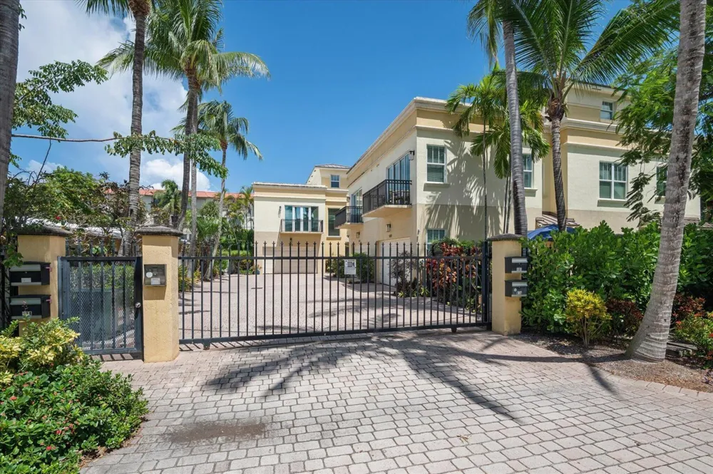 608 NE 11th Avenue Fort Lauderdale, FL 33304