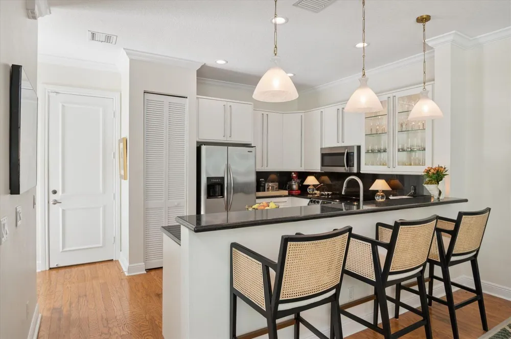 608 NE 11th Avenue Fort Lauderdale, FL 33304