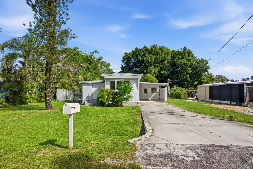 1823 SW College Street Stuart, FL 34997