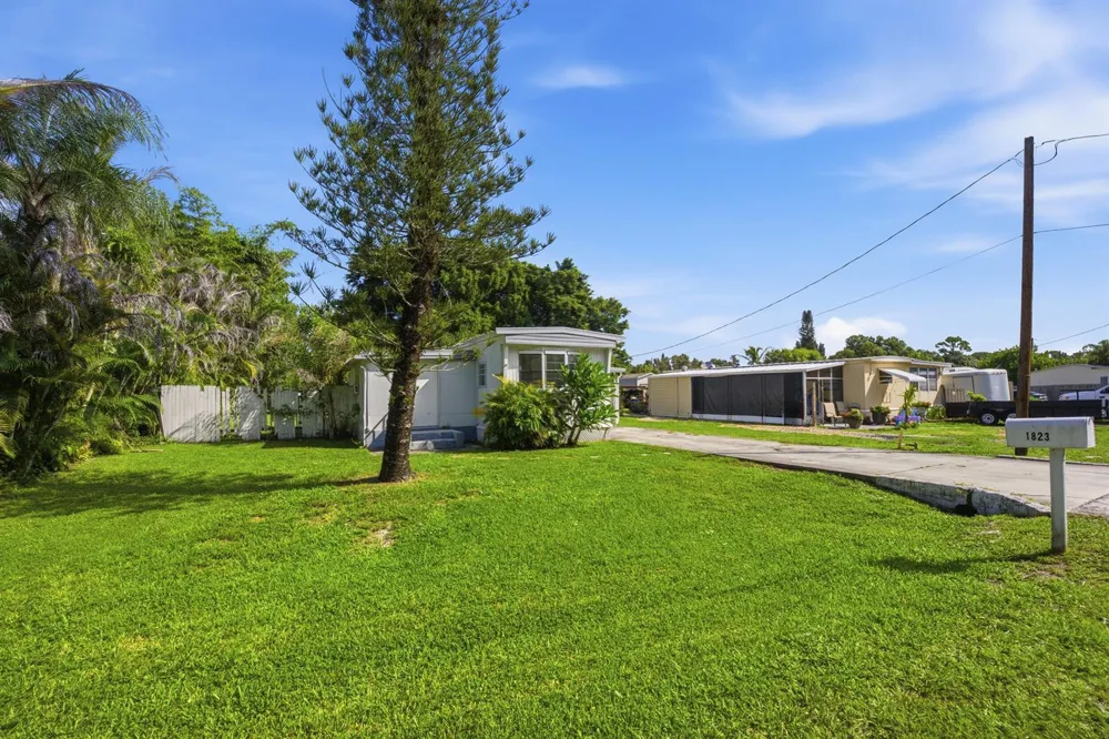1823 SW College Street Stuart, FL 34997