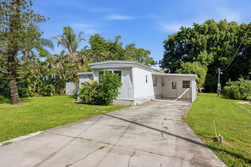 1823 SW College Street Stuart, FL 34997
