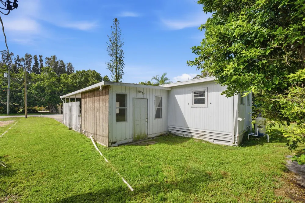 1823 SW College Street Stuart, FL 34997
