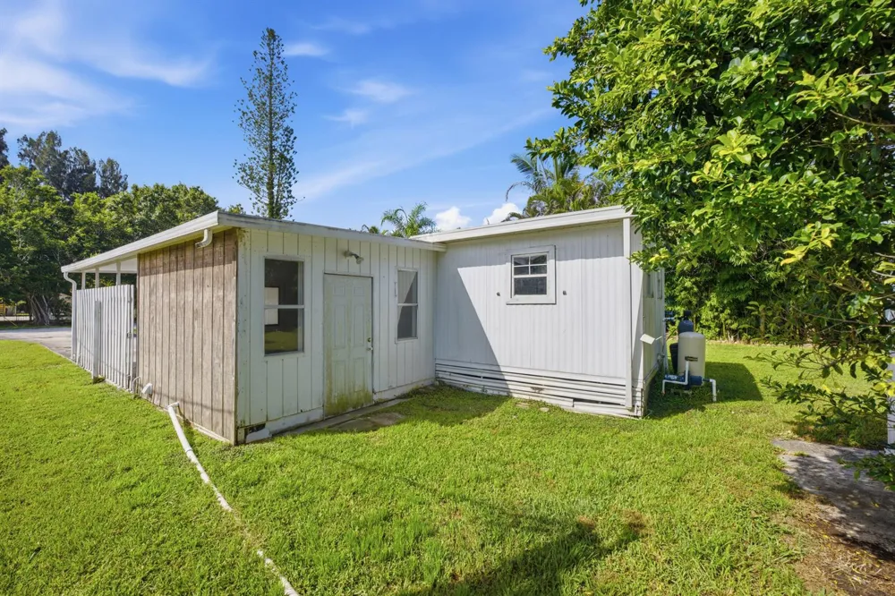 1823 SW College Street Stuart, FL 34997