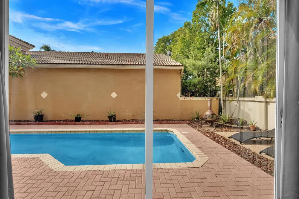 5828 NW 121st Avenue Coral Springs, FL 33076