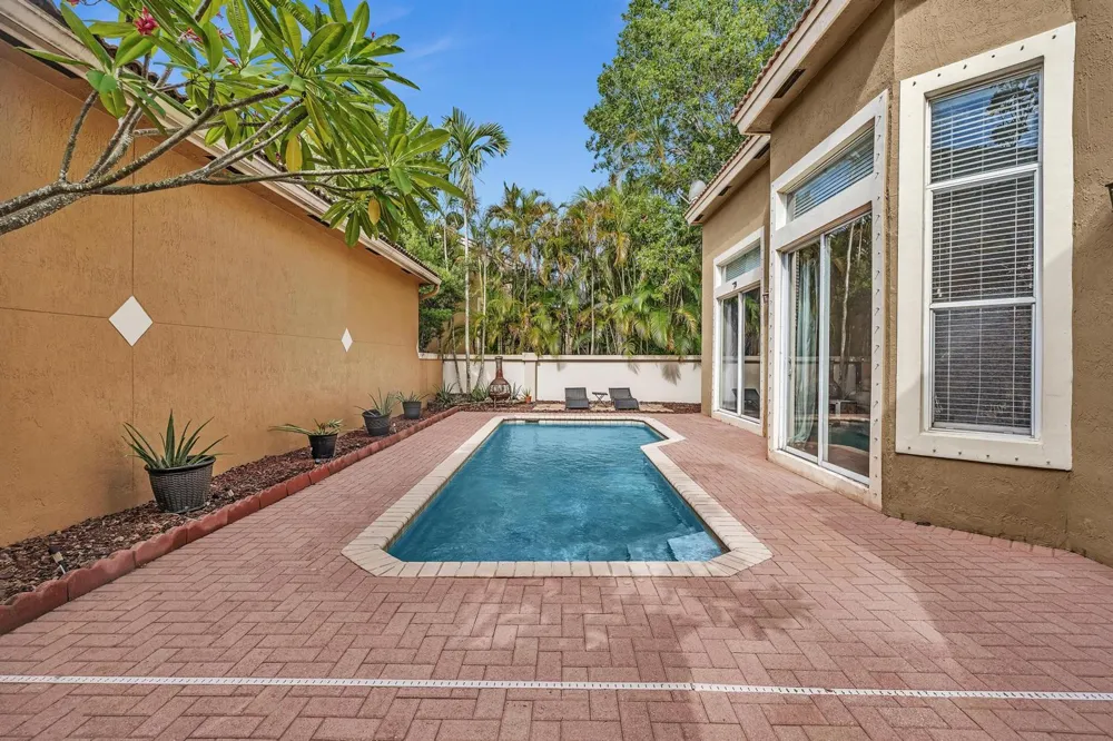 5828 NW 121st Avenue Coral Springs, FL 33076