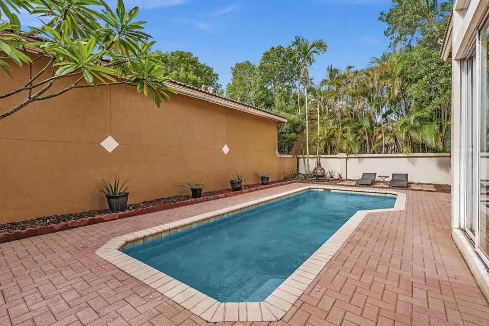 5828 NW 121st Avenue Coral Springs, FL 33076