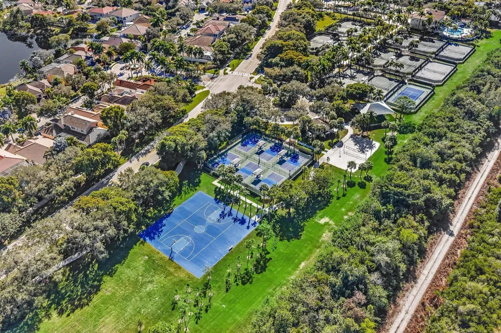 5828 NW 121st Avenue Coral Springs, FL 33076