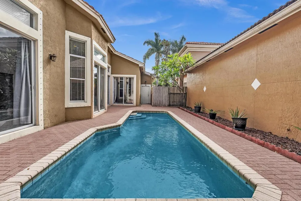 5828 NW 121st Avenue Coral Springs, FL 33076