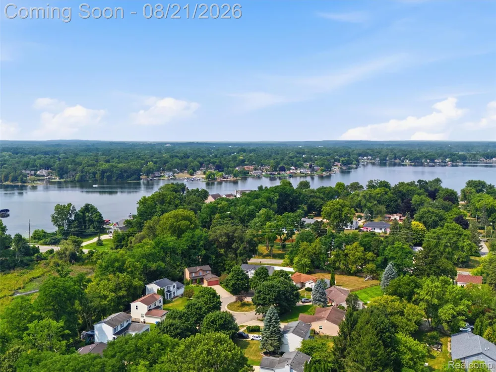 4167 Grassmere Court Waterford Charter Township, MI 48329