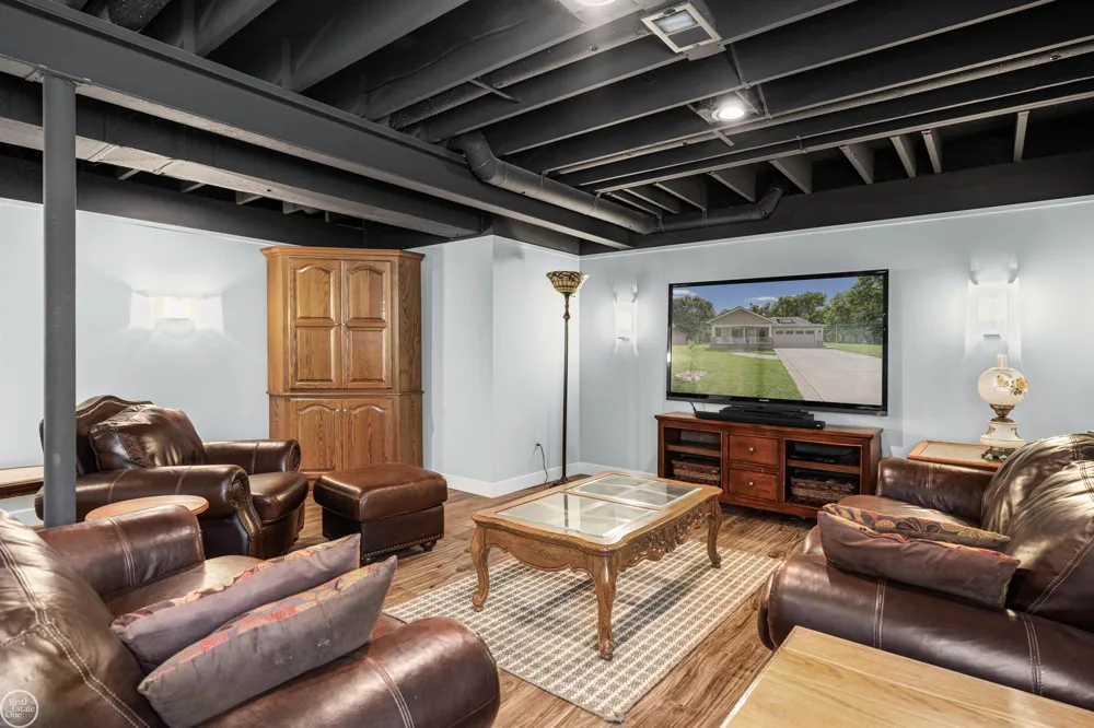 64110 Campground Road Washington Township, MI 48095