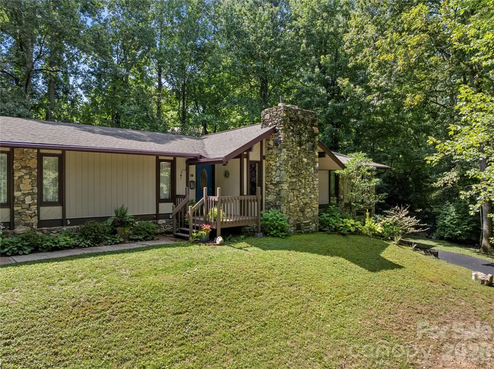 10 Brook Forest Drive Arden, NC 28704
