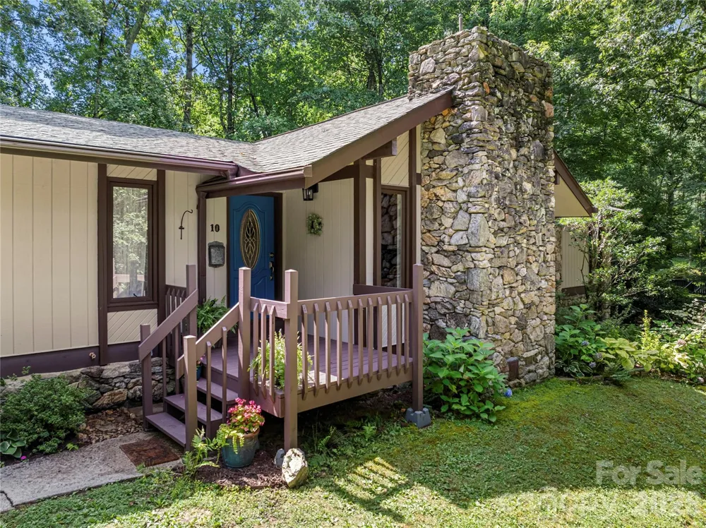 10 Brook Forest Drive Arden, NC 28704