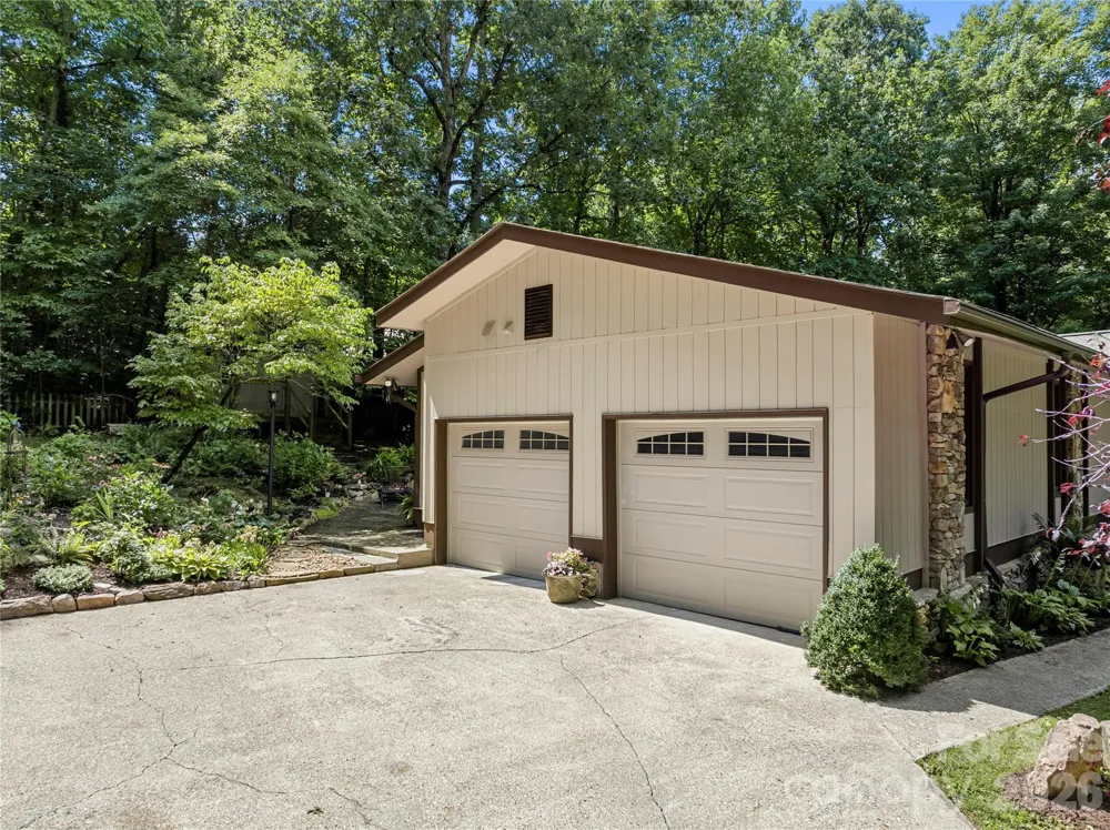 10 Brook Forest Drive Arden, NC 28704
