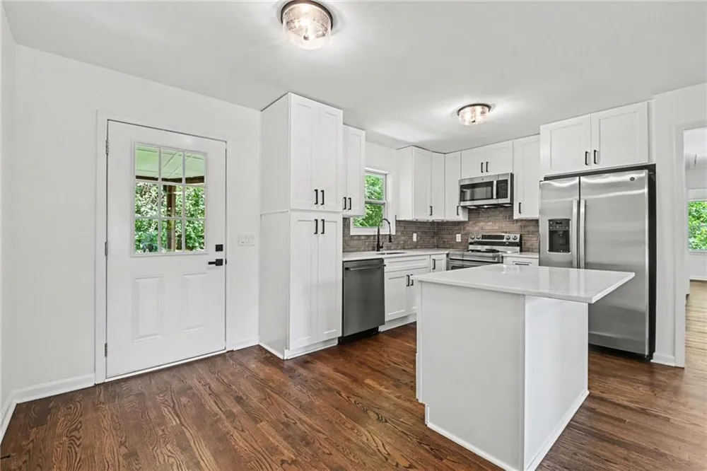 3166 Lindmoor Drive Decatur, GA 30033