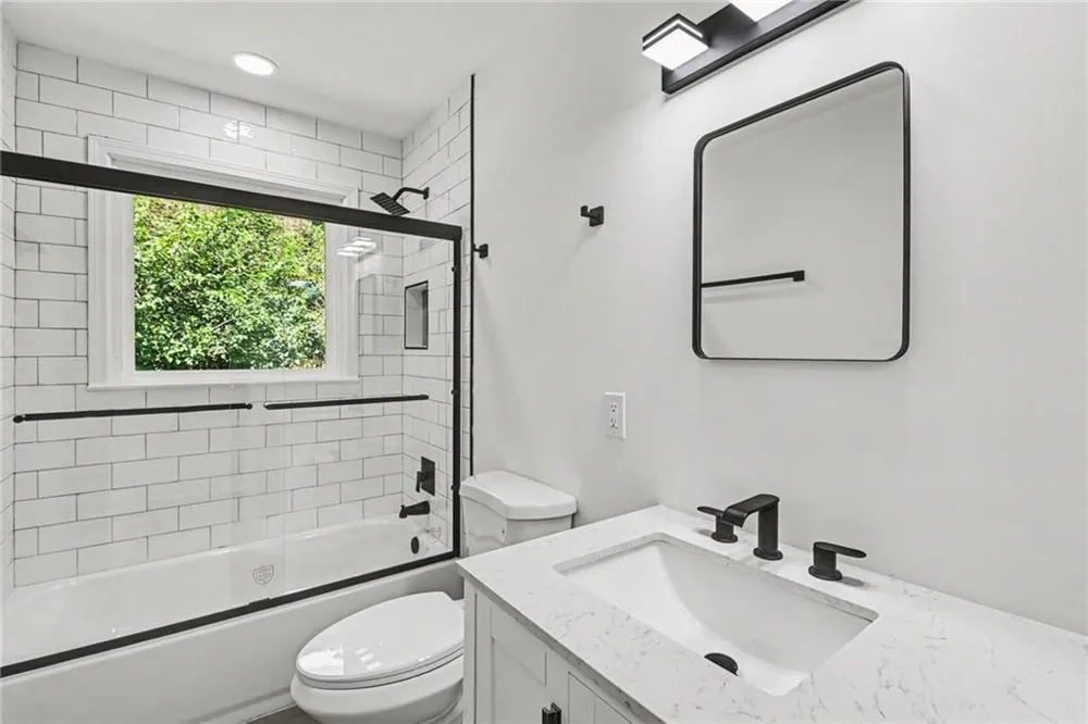 3166 Lindmoor Drive Decatur, GA 30033