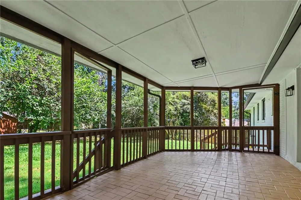 3166 Lindmoor Drive Decatur, GA 30033