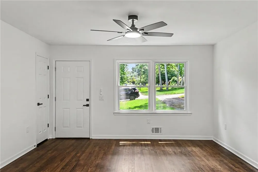 3166 Lindmoor Drive Decatur, GA 30033