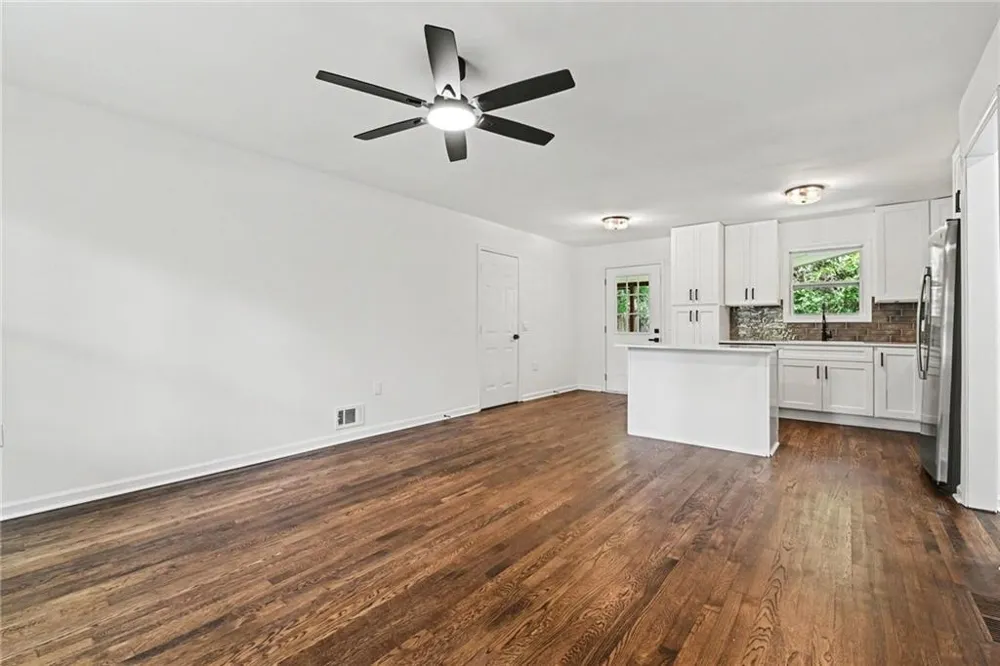 3166 Lindmoor Drive Decatur, GA 30033