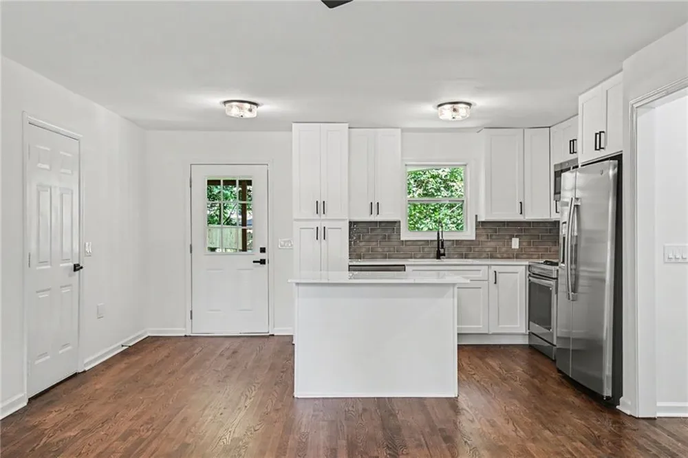 3166 Lindmoor Drive Decatur, GA 30033