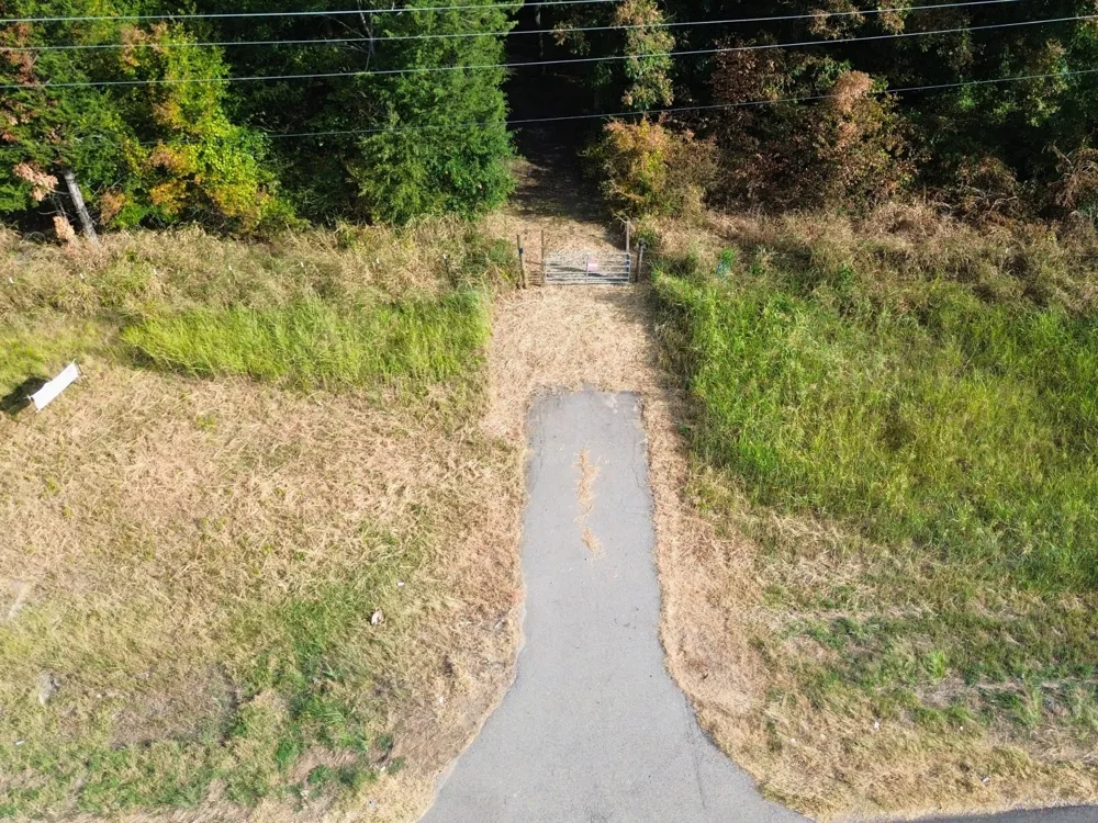6869 Hwy 24 Klondike, TX 75448