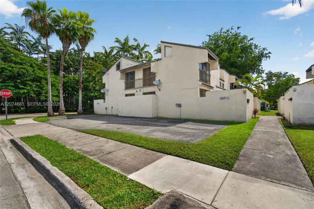 15811 SW 91st Ct #B Palmetto Bay, FL 33157