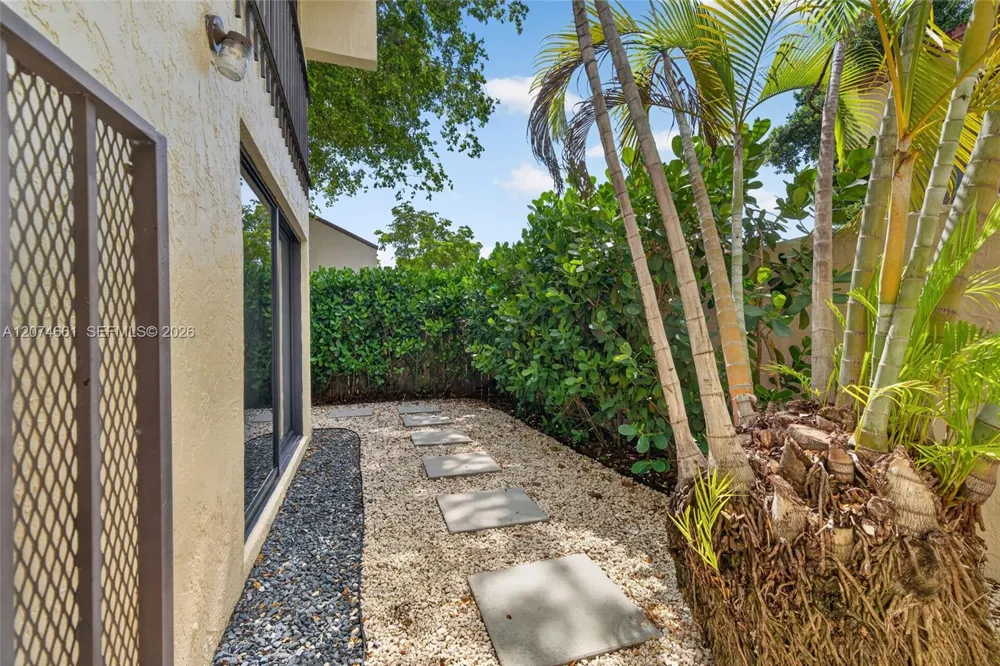 15811 SW 91st Ct #B Palmetto Bay, FL 33157