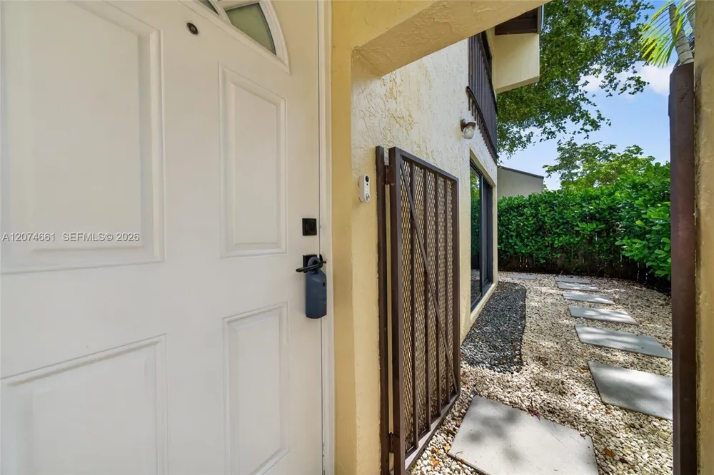 15811 SW 91st Ct #B Palmetto Bay, FL 33157