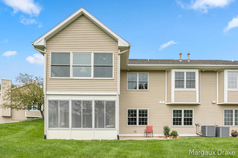 1918 Dunlin Court NE Grand Rapids, MI 49505