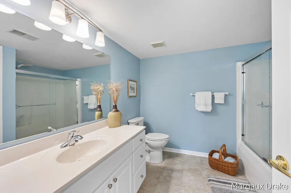 1918 Dunlin Court NE Grand Rapids, MI 49505