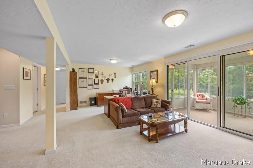 1918 Dunlin Court NE Grand Rapids, MI 49505