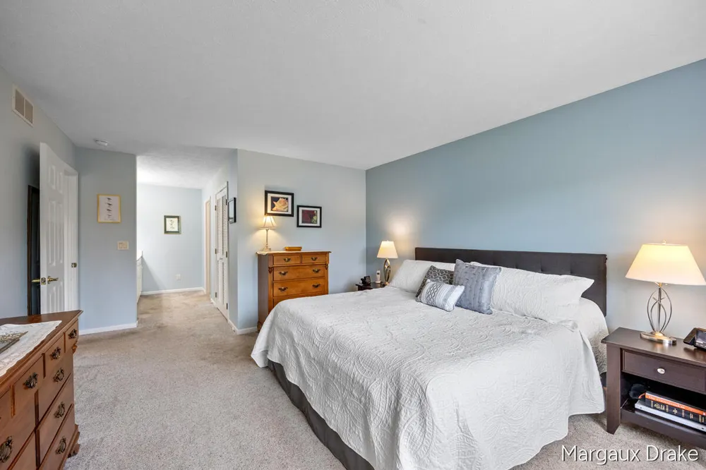 1918 Dunlin Court NE Grand Rapids, MI 49505
