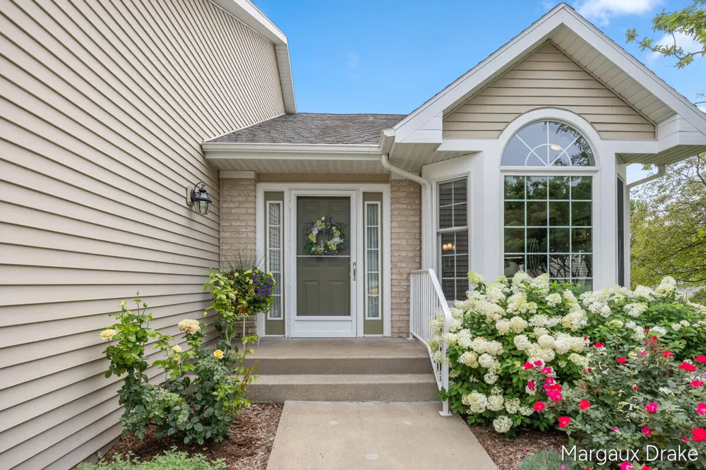 1918 Dunlin Court NE Grand Rapids, MI 49505