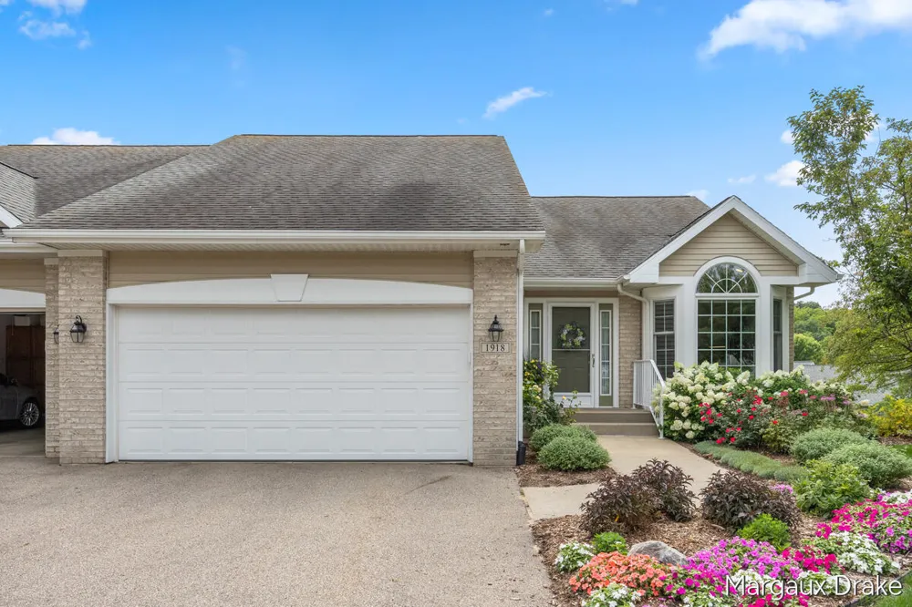 1918 Dunlin Court NE Grand Rapids, MI 49505